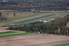 Luftbild von Flugplatz in Worms im Bundesland Rheinland-Pfalz, Deutschland