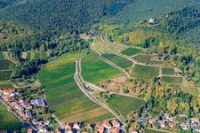 St.-Anna-Straße in Burrweiler im Bundesland Rheinland-Pfalz, Deutschland