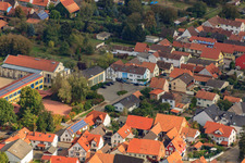 Raiffeisenstr in Minfeld im Bundesland Rheinland-Pfalz, Deutschland