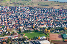 Kirche St. Martin hinterm Sportplatz im Ortsteil Forchheim in Rheinstetten im Bundesland Baden-Württemberg, Deutschland