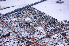 Luftbild von Burgenring Im Winter bei Schnee in Kandel im Bundesland Rheinland-Pfalz, Deutschland