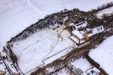 Wildgehege am Gasthaus zur Brauerei bei Schnee in Freckenfeld im Bundesland Rheinland-Pfalz, Deutschland