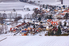 Mühlweg bei Schnee in Dierbach im Bundesland Rheinland-Pfalz, Deutschland