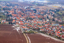 Hintergasse im Winter in Rohrbach im Bundesland Rheinland-Pfalz, Deutschland