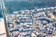Luftaufnahme von An  Tongruben im Winter bei Schnee in Rheinzabern im Bundesland Rheinland-Pfalz, Deutschland