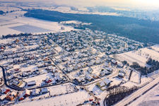 Luftbild von Neubaugebiet In den Tongruben von Nordwesten im Winter bei Schnee in Rheinzabern im Bundesland Rheinland-Pfalz, Deutschland