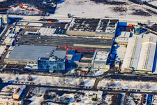 Luftbild von L'Oreal Produktion Deutschland GmbH und Hertzstraße von Süden im Winter bei Schnee im Ortsteil Nordweststadt in Karlsruhe im Bundesland Baden-Württemberg