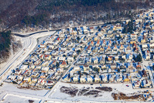 Waldäckerstraße im Winter bei Schnee in Jockgrim im Bundesland Rheinland-Pfalz, Deutschland