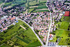 Luftbild von Ortsansicht der Straßen und Häuser der Wohngebiete in Birkenfeld im Bundesland Baden-Württemberg, Deutschland