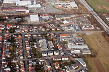 Luftaufnahme von Karlsdorf, Industriegebiet an der Autobahn in Karlsdorf-Neuthard im Bundesland Baden-Württemberg, Deutschland