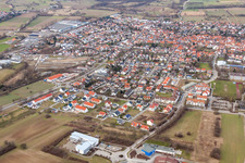 Ortsansicht der Straßen und Häuser der Wohngebiete im Ortsteil Bad Mingolsheim in Bad Schönborn im Bundesland Baden-Württemberg, Deutschland