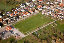Luftbild von Sportplatz im Ortsteil Illingen in Elchesheim-Illingen im Bundesland Baden-Württemberg, Deutschland