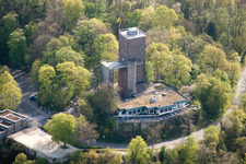 Bauwerk des Aussichtsturmes auf dem Turmberg mit Gourmetrestaurant Anders im Ortsteil Durlach in Karlsruhe im Bundesland Baden-Württemberg, Deutschland