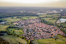Stadtansicht von Südwesten in Hagenbach im Bundesland Rheinland-Pfalz, Deutschland