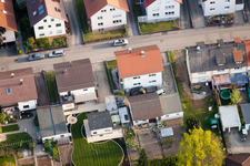 Hausgärten in der Rosenstr im Ortsteil Reichenbach in Waldbronn im Bundesland Baden-Württemberg, Deutschland von oben gesehen