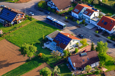 Rieslingstr im Ortsteil Stupferich in Karlsruhe im Bundesland Baden-Württemberg, Deutschland aus der Drohnenperspektive