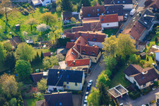 Luftaufnahme von Palmbacher Straße im Ortsteil Stupferich in Karlsruhe im Bundesland Baden-Württemberg, Deutschland