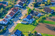 Drohnenaufname von Rieslingstr im Ortsteil Stupferich in Karlsruhe im Bundesland Baden-Württemberg, Deutschland