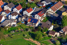 Enzianstr im Ortsteil Stupferich in Karlsruhe im Bundesland Baden-Württemberg, Deutschland aus der Luft betrachtet