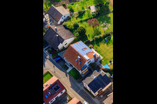 Enzianstr im Ortsteil Stupferich in Karlsruhe im Bundesland Baden-Württemberg, Deutschland von einer Drohne aus