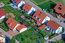 Drohnenaufname von Im Erbsenfeld im Ortsteil Mörzheim in Landau in der Pfalz im Bundesland Rheinland-Pfalz, Deutschland