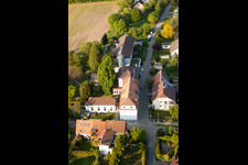 Schrägluftbild von Thomashof im Ortsteil Durlach in Karlsruhe im Bundesland Baden-Württemberg, Deutschland