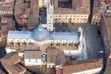 Kirchengebäude des Domes Kathedrale von Siena / Duomo di Siena in Siena in Toskana, Italien