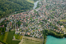 Siedlungsgebiet zwischen Baggersee und Altrheinarm in La Wantzenau in Grand Est im Bundesland Bas-Rhin, Frankreich
