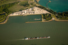 Gelände und Abraum- Flächen des Kieswerk und Segelclub Honau in Rheinau im Bundesland Baden-Württemberg, Deutschland