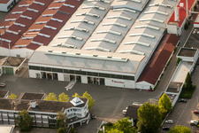 Luftaufnahme von Gebäude und Produktionshallen auf dem Werksgelände WeberHaus GmbH & Co. KG im Ortsteil Linx in Rheinau im Bundesland Baden-Württemberg, Deutschland