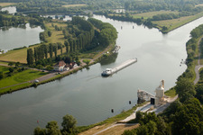 Luftbild von Cattenom im Bundesland Moselle, Frankreich