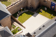 Manderen, Château Mensberg, Expo. Nici St. Phalle im Bundesland Moselle, Frankreich