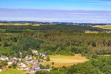 Ravengiersburg von Osten im Bundesland Rheinland-Pfalz, Deutschland