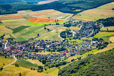 Dreiweiherhof aus Nordwesten in Hallgarten im Bundesland Rheinland-Pfalz, Deutschland