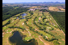 Gelände des Golfplatz Golfanlage Landgut Dreihof in Essingen im Bundesland Rheinland-Pfalz, Deutschland aus der Luft