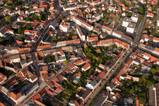 Drohnenaufname von Bischwiller im Bundesland Bas-Rhin, Frankreich