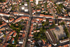 Drohnenbild von Bischwiller im Bundesland Bas-Rhin, Frankreich