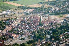 Luftaufnahme von Oberhoffen-sur-Moder im Bundesland Bas-Rhin, Frankreich