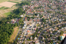 Drohnenaufname von Oberhoffen-sur-Moder im Bundesland Bas-Rhin, Frankreich