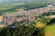 Luftaufnahme von Dorfansicht in Schirrhein im Bundesland Bas-Rhin, Frankreich