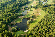 Gelände des Golfplatz Golfclub Soufflenheim Baden-Baden in Soufflenheim in Grand Est im Bundesland Bas-Rhin, Frankreich