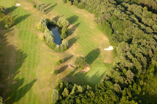Drohnenaufname von Soufflenheim , Golfclub Soufflenheim Baden-Baden im Bundesland Bas-Rhin, Frankreich