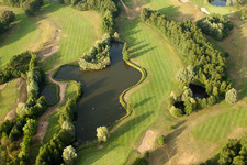 Soufflenheim , Golfclub Soufflenheim Baden-Baden im Bundesland Bas-Rhin, Frankreich aus der Drohnenperspektive