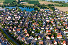 Luftbild von Siedlungsgebiet in Soufflenheim in Grand Est im Bundesland Bas-Rhin, Frankreich