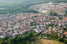 Soufflenheim im Bundesland Bas-Rhin, Frankreich von oben gesehen