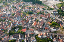 Soufflenheim im Bundesland Bas-Rhin, Frankreich aus der Luft betrachtet