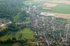 Niederrœdern im Bundesland Bas-Rhin, Frankreich von einer Drohne aus