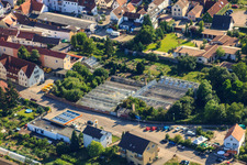 Schrägluftbild von Gewächshäuser an der Lindenstr in Rülzheim im Bundesland Rheinland-Pfalz, Deutschland