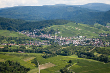 Schrägluftbild von Ortsteil Gallenbach in Baden-Baden im Bundesland Baden-Württemberg, Deutschland
