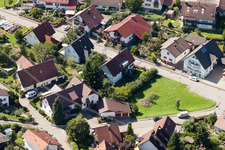 Luftaufnahme von Varnhalt, Gartenstr im Ortsteil Gallenbach in Baden-Baden im Bundesland Baden-Württemberg, Deutschland